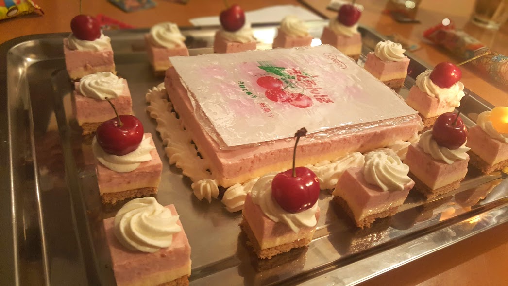 さくらんぼケーキ